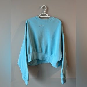 Nike Essential Crew Neck - Size Small - Blue